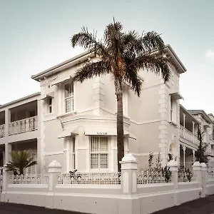 Hotel Underberg House