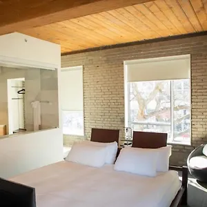 *** Hotel Ocho Canada